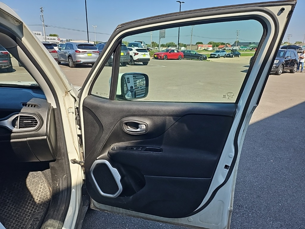 2019 Jeep Renegade Latitude photo 14