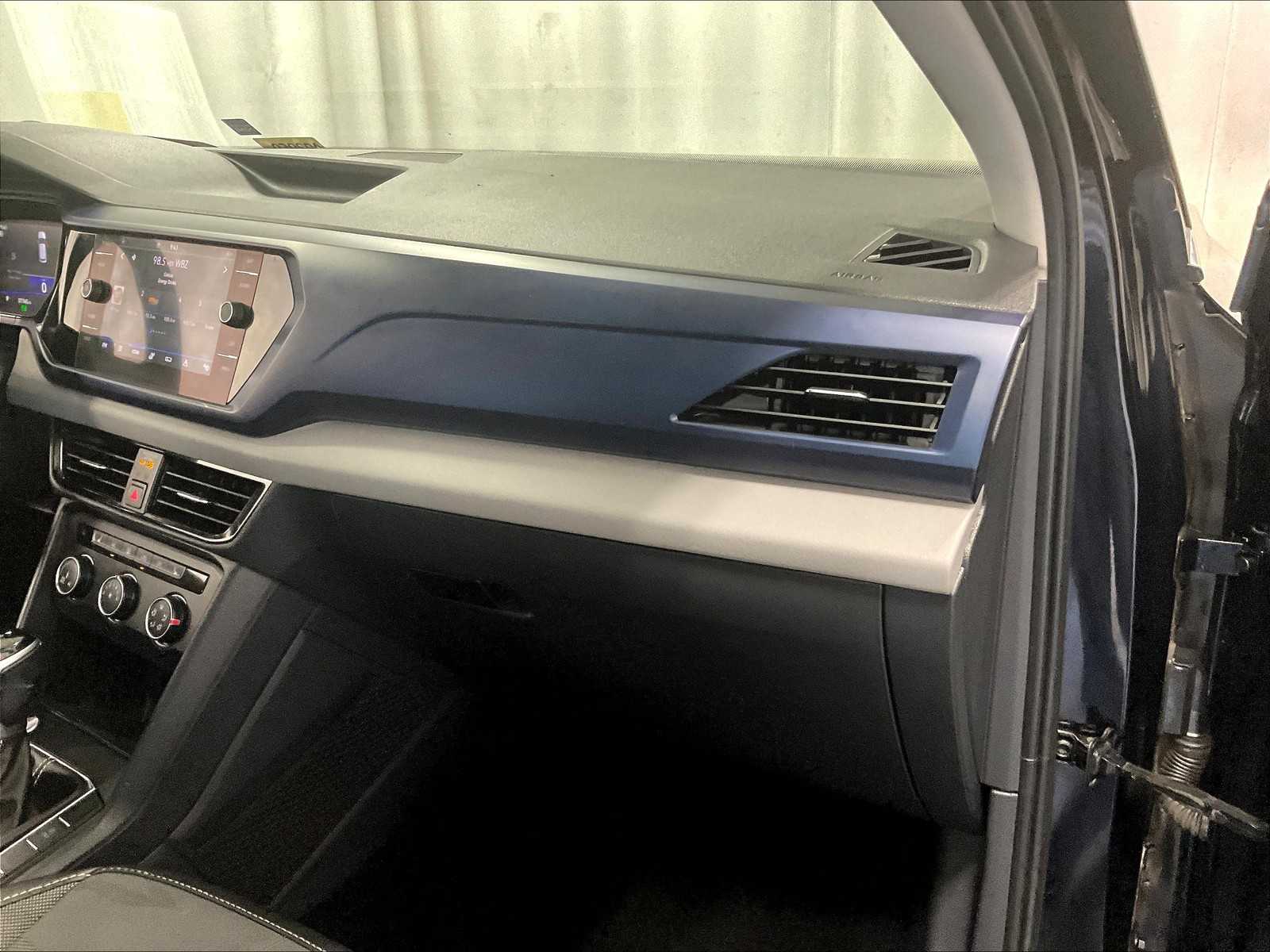 2022 Volkswagen Taos SE photo 9