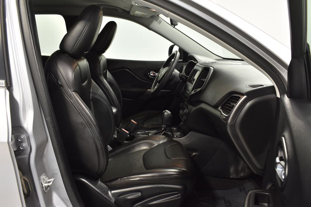 2020 Jeep Cherokee Latitude photo 27