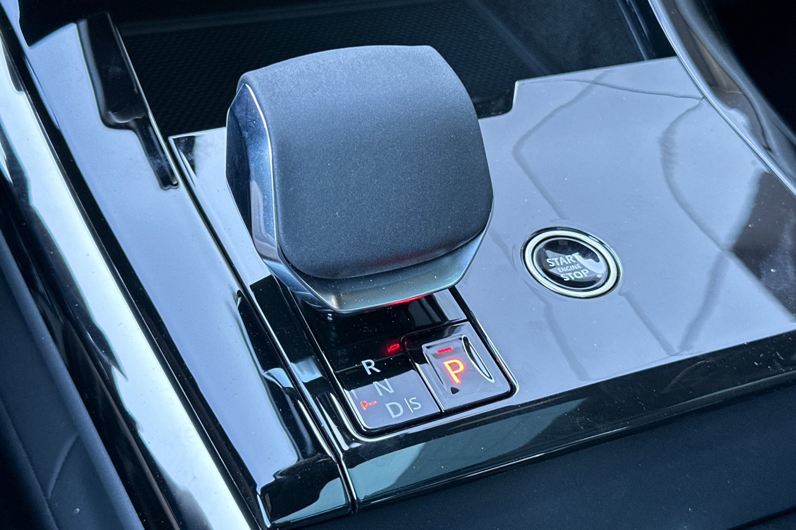 2025 Land Rover Range Rover Sport SE photo 22