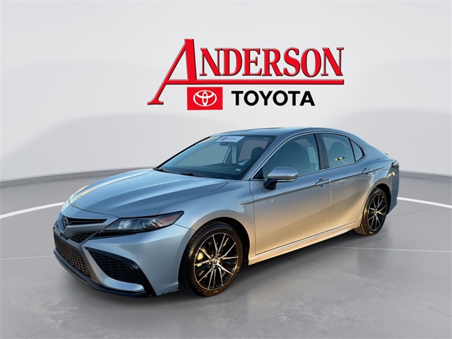 2022 Toyota Camry SE's photo