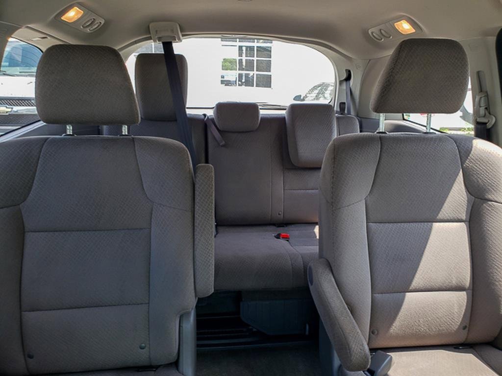 2016 Honda Odyssey LX photo 27