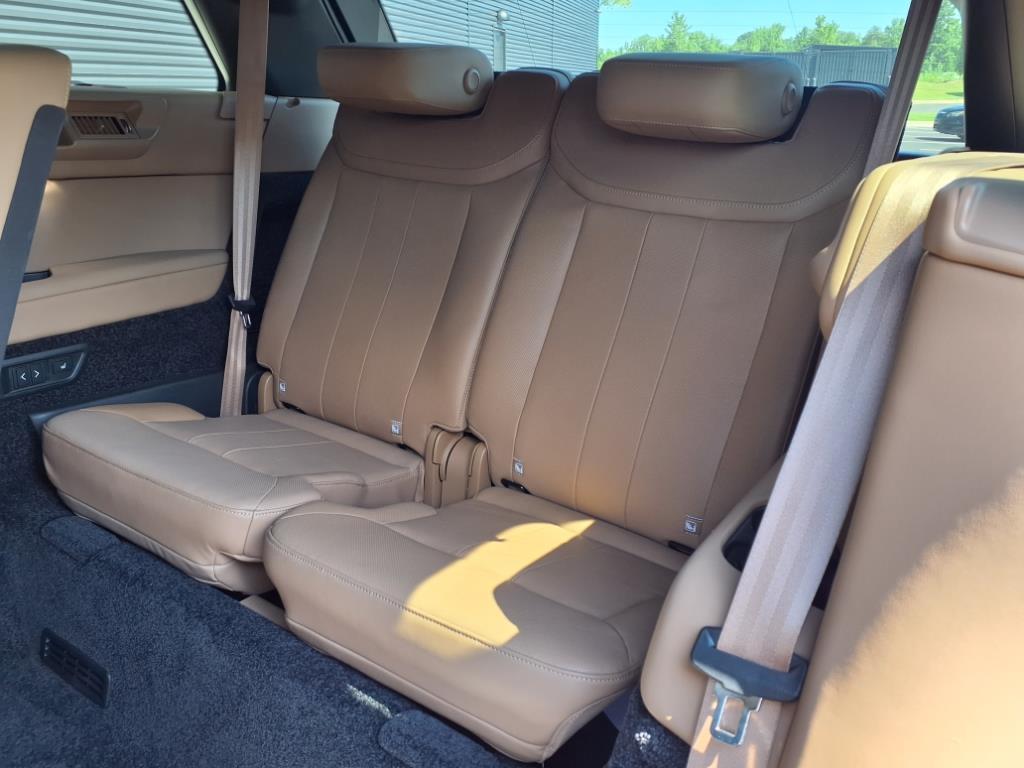 2023 Land Rover Range Rover SE photo 20