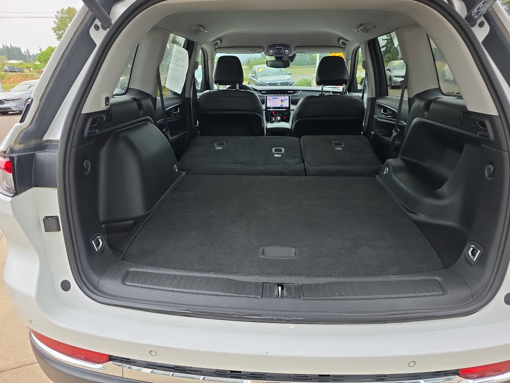2023 Jeep Grand Cherokee Limited photo 2
