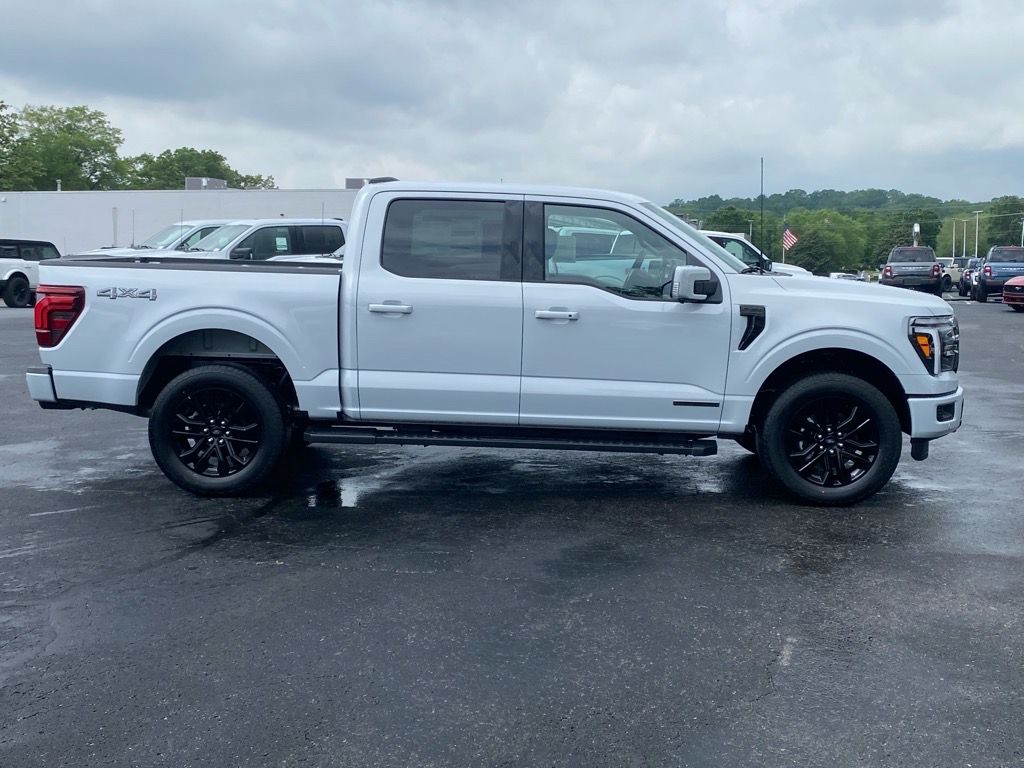 2025 Ford F-150 Lariat photo 3