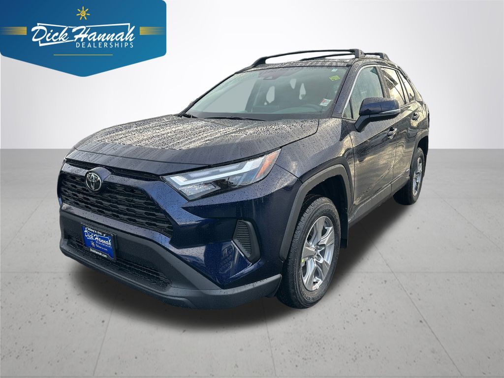 2025 Toyota RAV4 XLE's photo