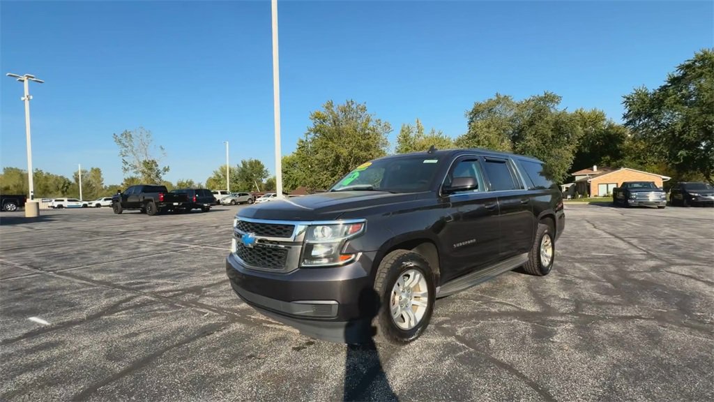 2016 Chevrolet Suburban LS photo 4