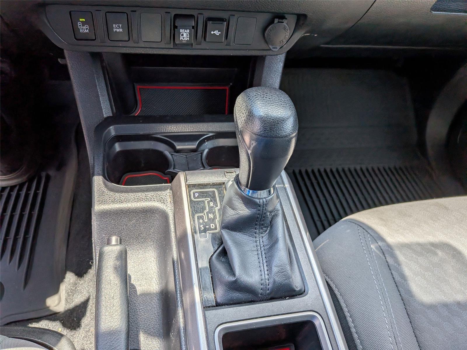 2023 Toyota Tacoma SR5 Double Cab V6 photo 24