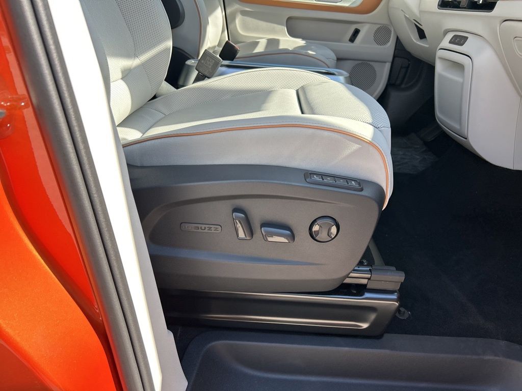 2025 Volkswagen ID. Buzz Pro Plus photo 32