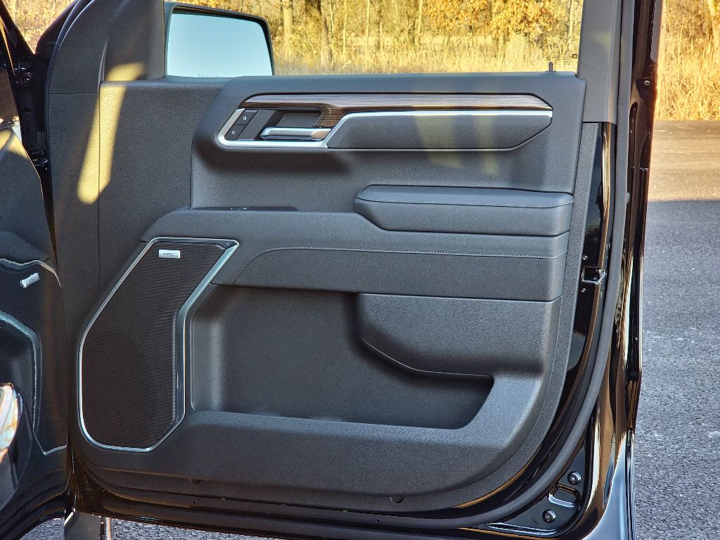 2025 Chevrolet Silverado 1500 RST photo 22