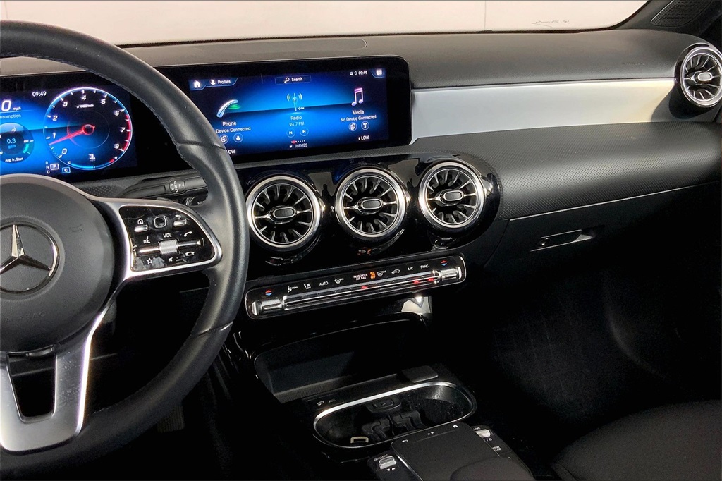 2022 Mercedes Benz A 220 photo 5