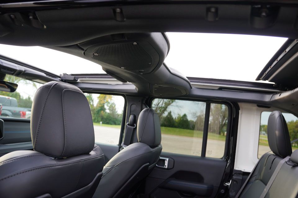 2024 Jeep Wrangler Rubicon 4xe photo 18