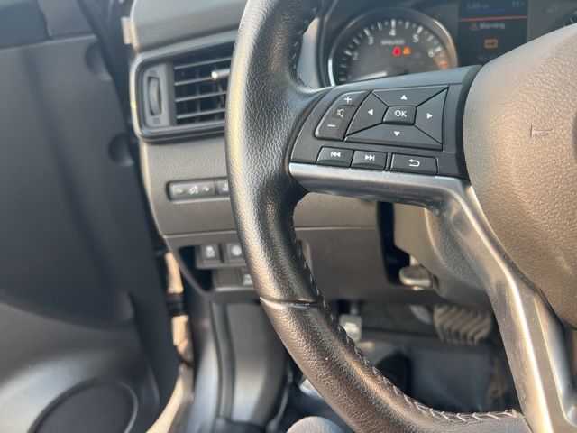 2020 Nissan Rogue SV photo 11