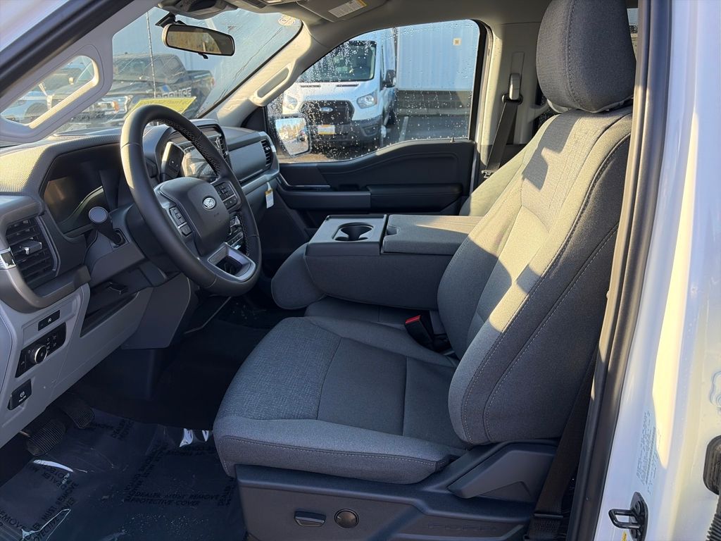 2025 Ford F-150 XLT photo 4