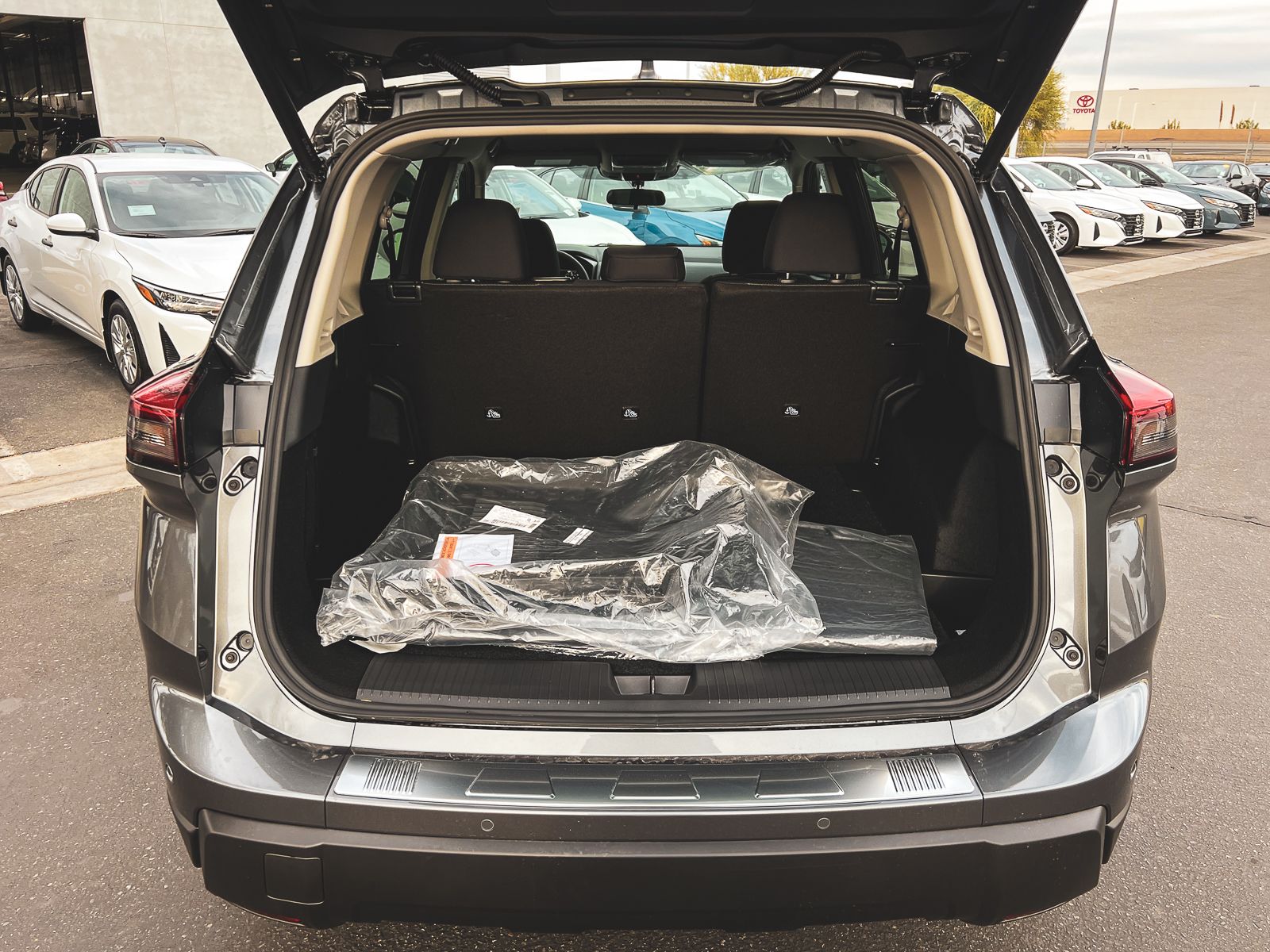 2026 Nissan Rogue SV photo 4