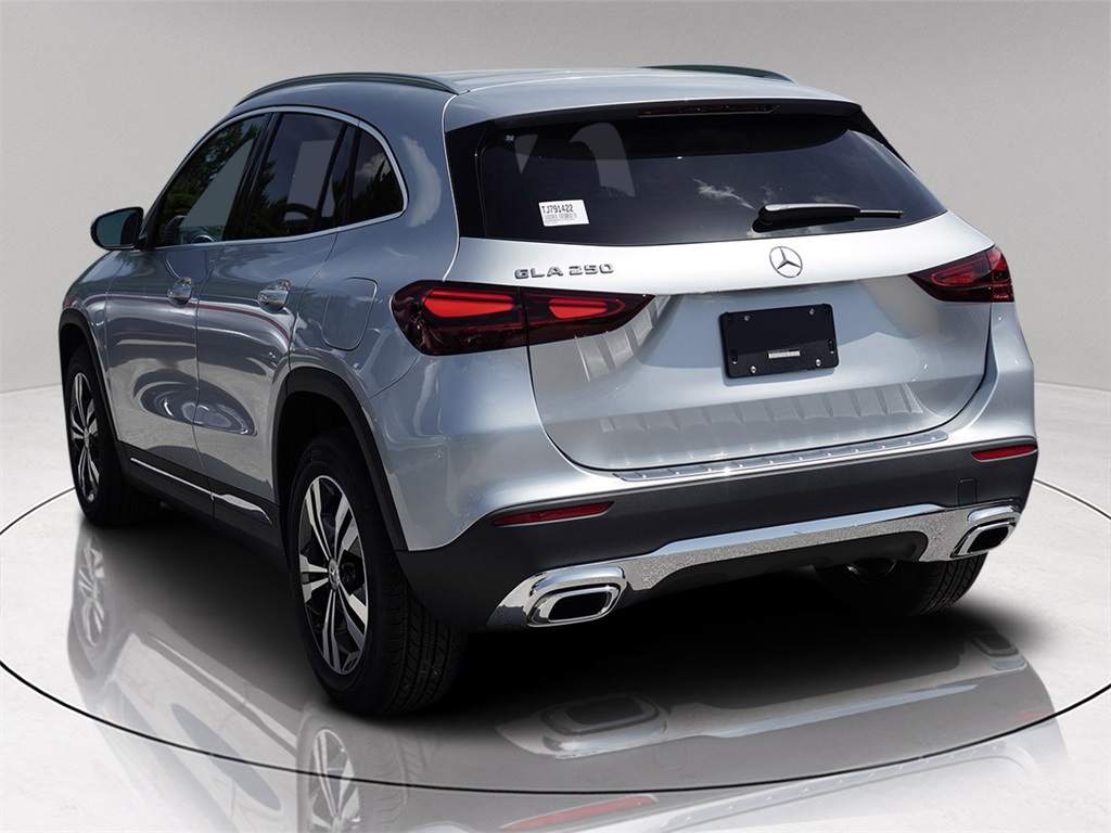 2026 Mercedes Benz GLA 250 photo 4