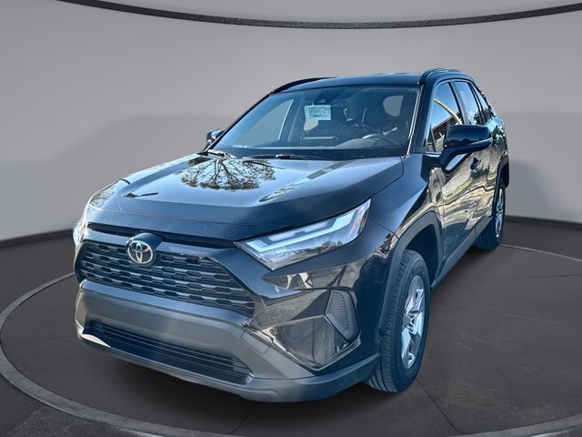 2025 Toyota RAV4 XLE's photo