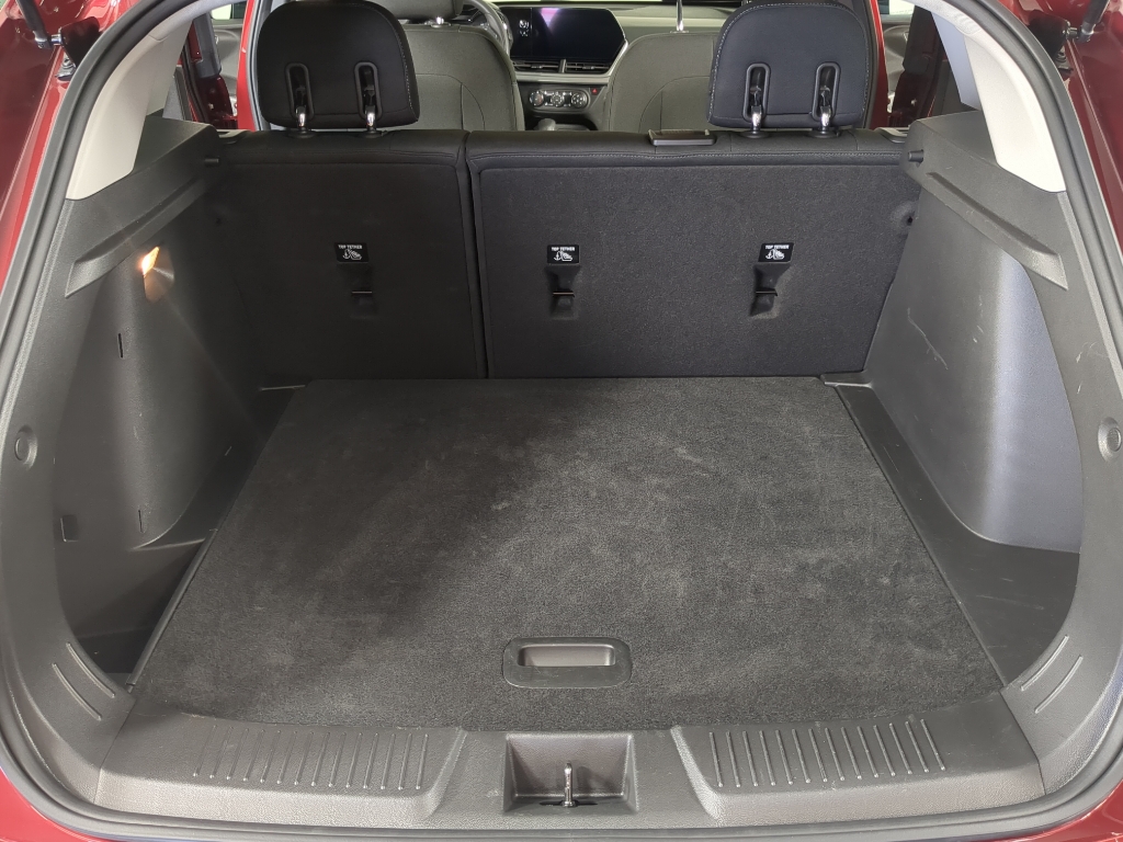 2025 Chevrolet Trax LS photo 11
