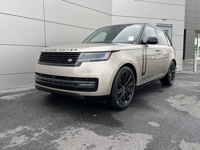 2025 Land Rover Range Rover SE's photo