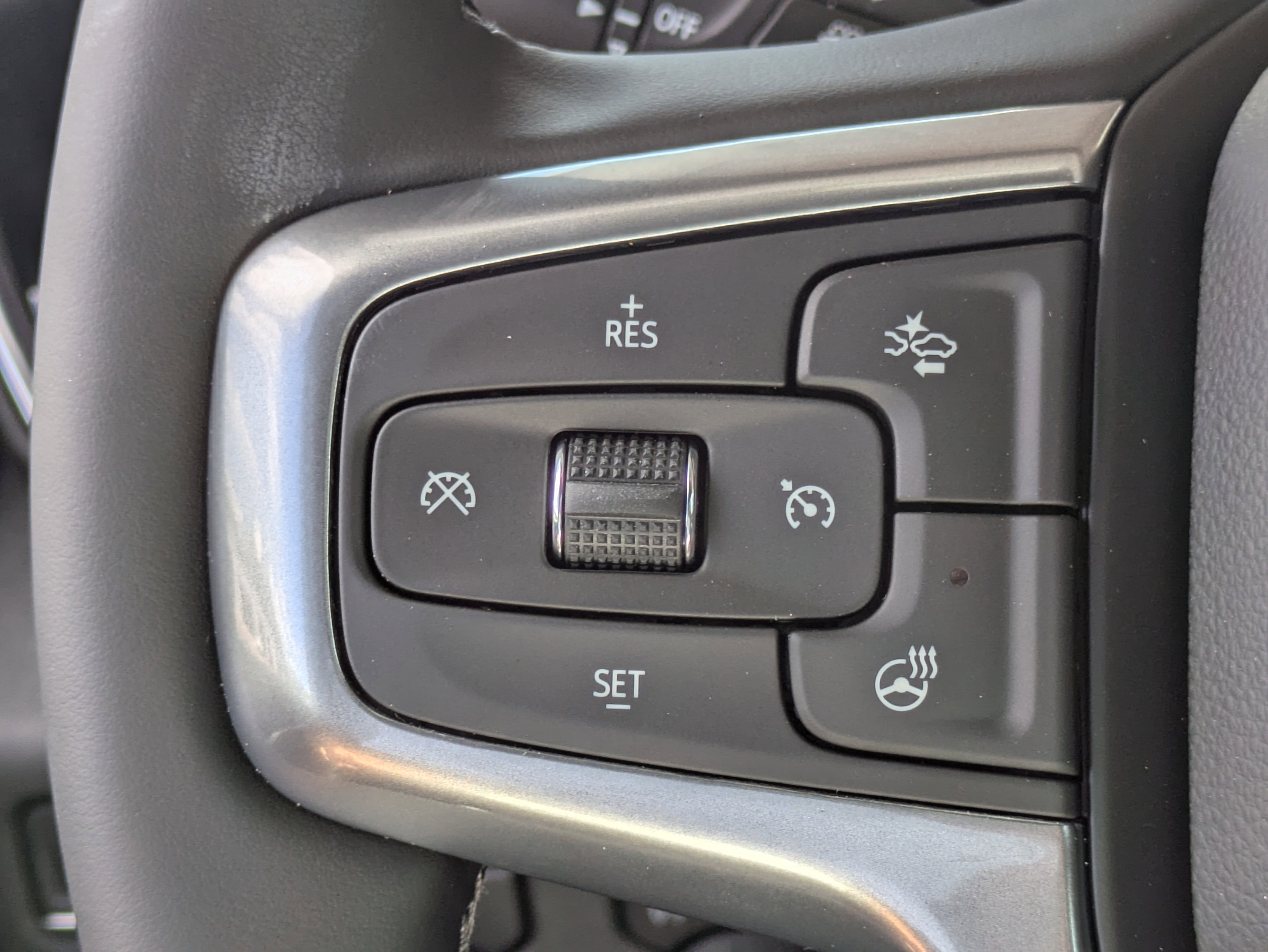 2025 Chevrolet Silverado 2500HD LT photo 4