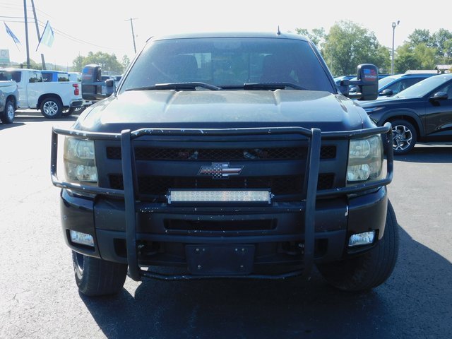 2010 Chevrolet Silverado 1500 LT photo 3