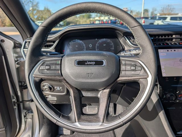 2025 Jeep Grand Cherokee Limited photo 18