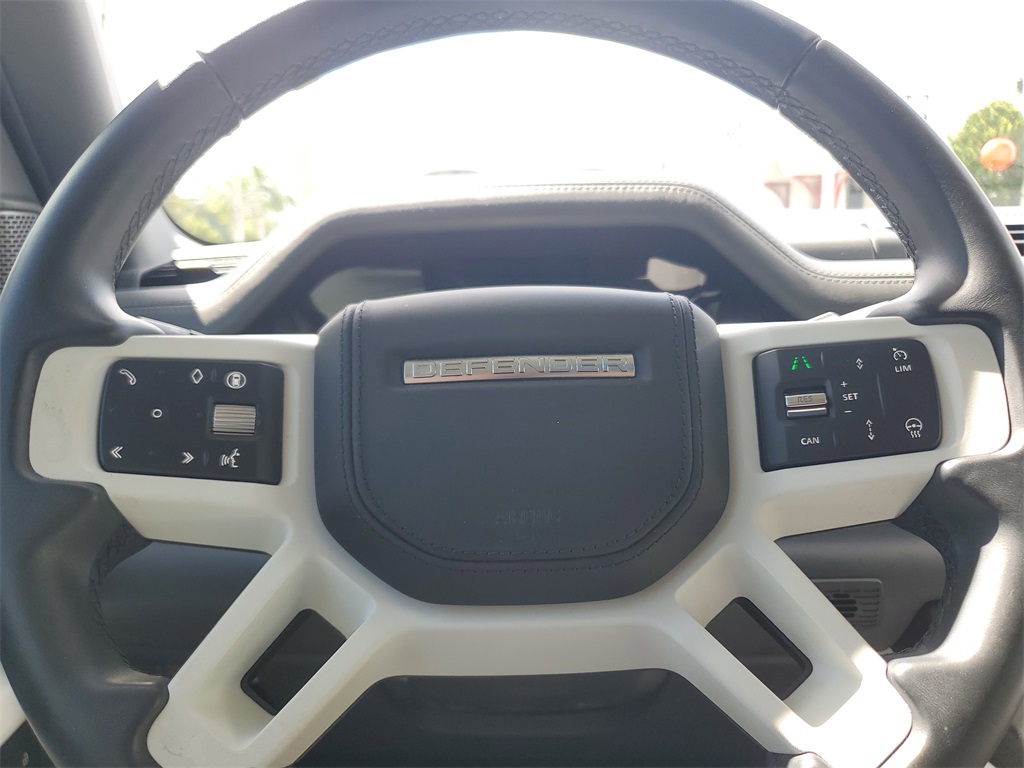 2024 Land Rover Defender 110 S photo 22