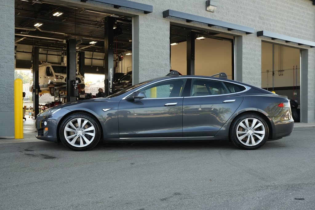 2016 Tesla Model S 70D photo 9