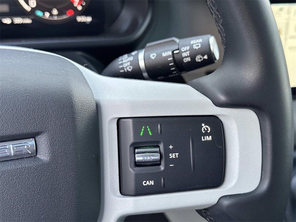 2023 Land Rover Defender 110 S photo 25