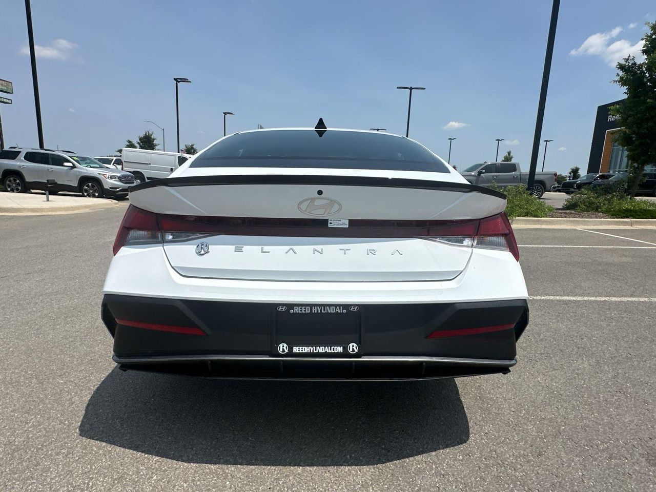 2025 Hyundai Elantra SEL Sport photo 2