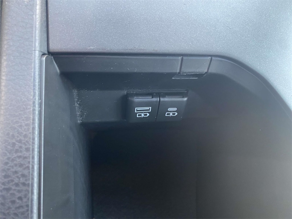 2024 Toyota Camry SE photo 19