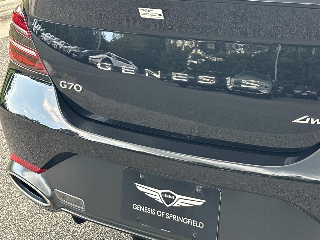 2025 Genesis G70 2.5T photo 11