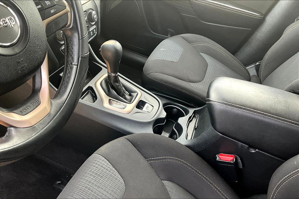2016 Jeep Cherokee Latitude photo 17
