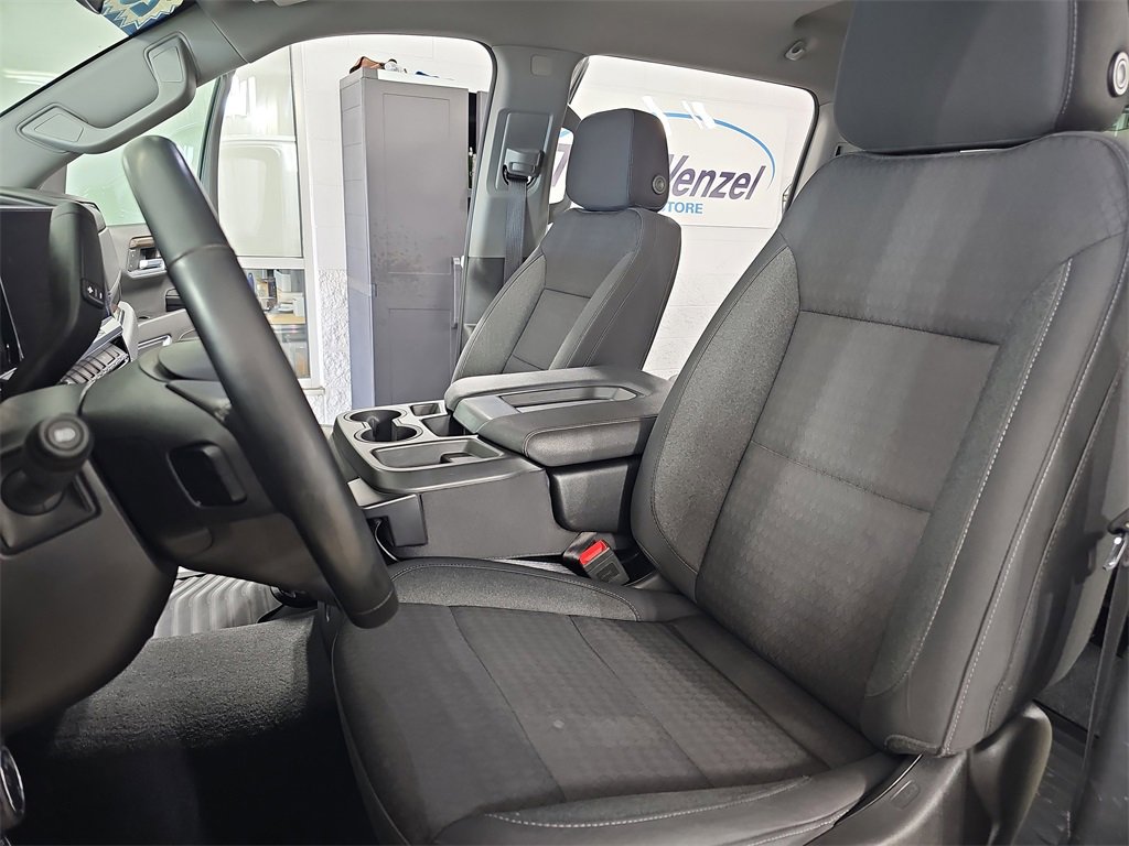 2023 Chevrolet Silverado 1500 LT photo 13