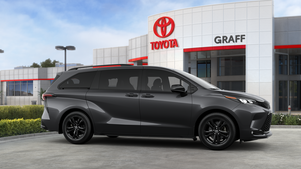 2025 Toyota Sienna XSE photo 13