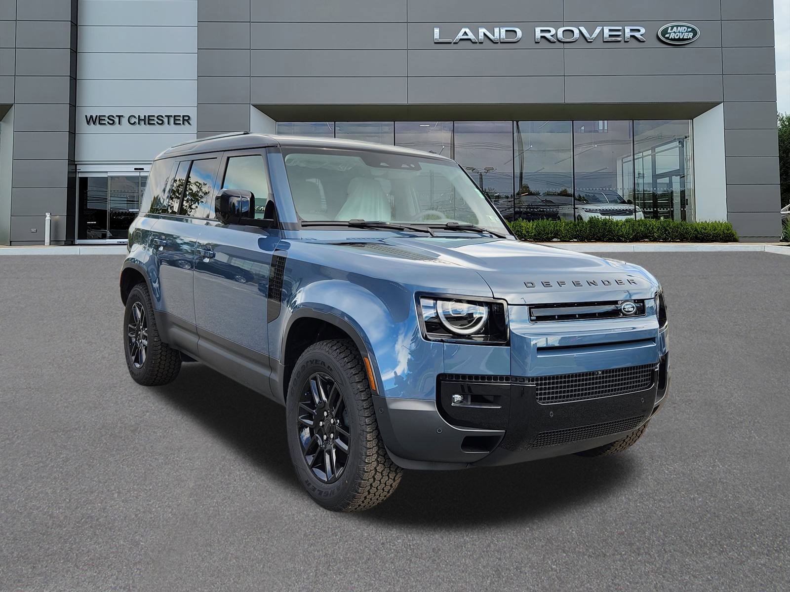 2026 Land Rover Defender 110 S photo 2