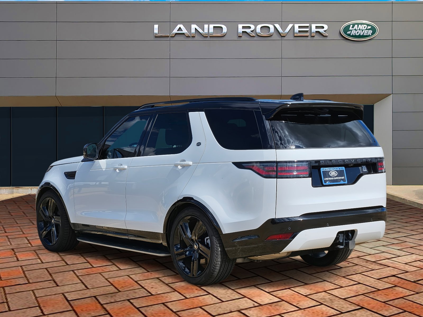 2025 Land Rover Discovery P360 Dynamic SE photo 6