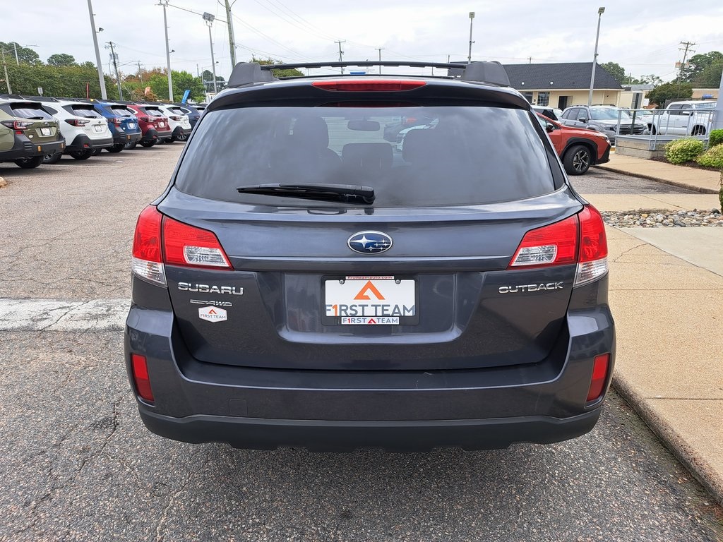 2011 Subaru Outback 2.5i Premium photo 4