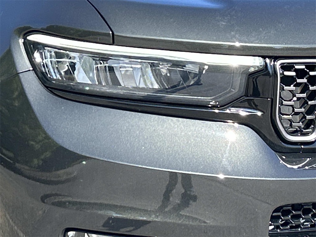 2024 Jeep Grand Cherokee L Summit Reserve photo 4