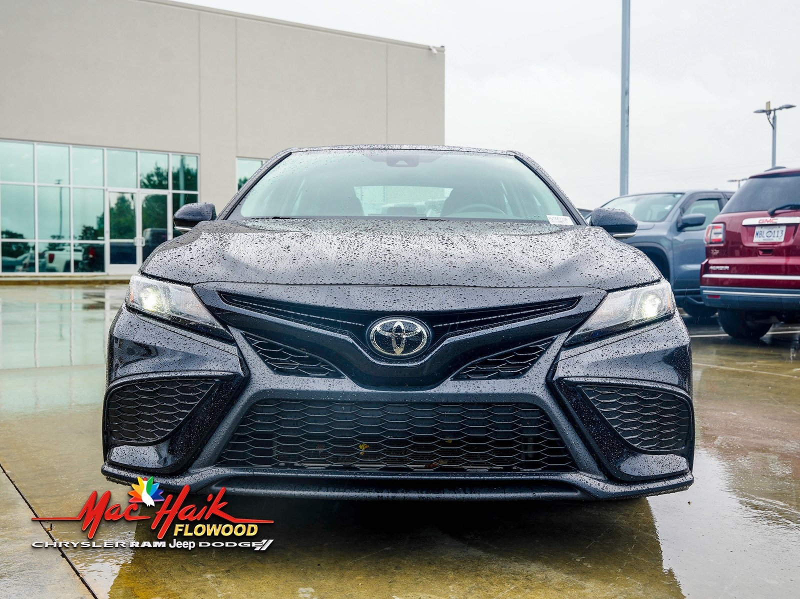 2023 Toyota Camry SE photo 2