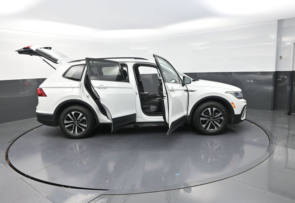 2024 Volkswagen Tiguan S photo 32