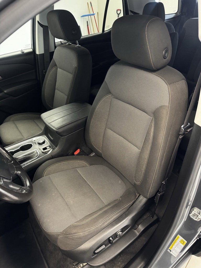 2020 Chevrolet Traverse photo 3