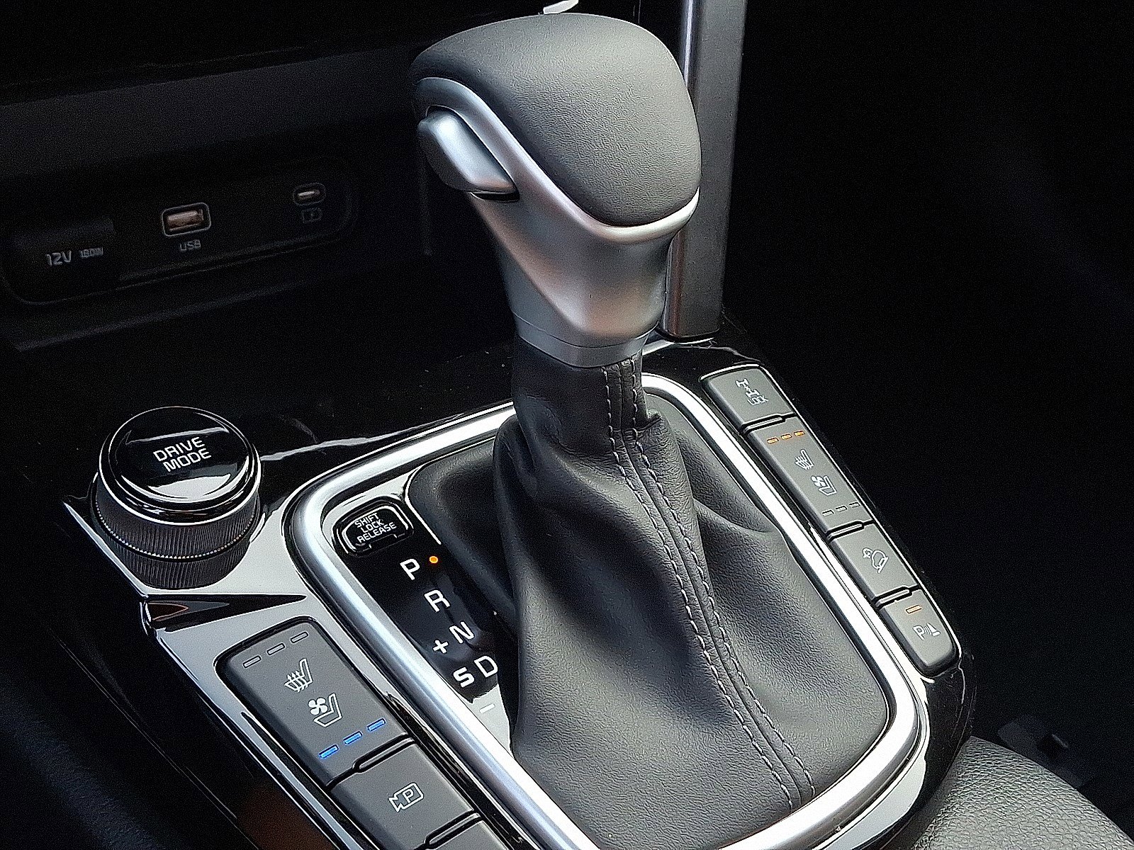 2026 Kia Seltos SX photo 10