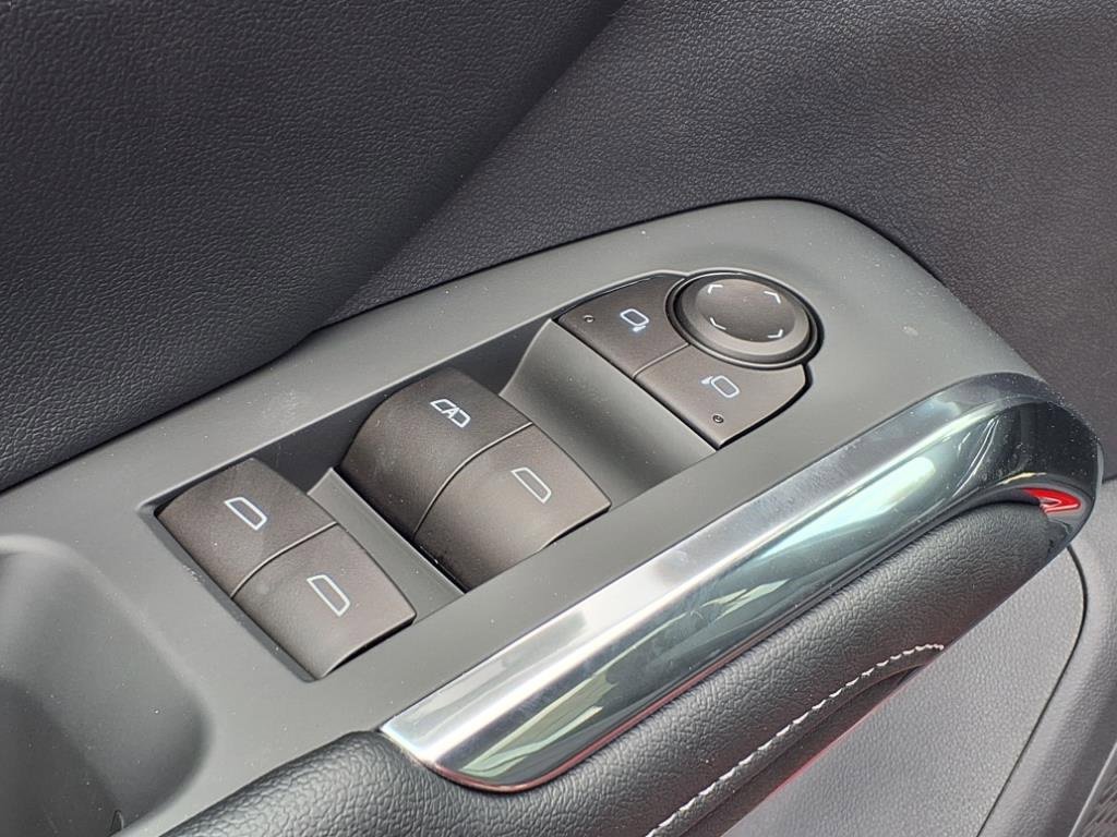 2026 Chevrolet Traverse photo 8