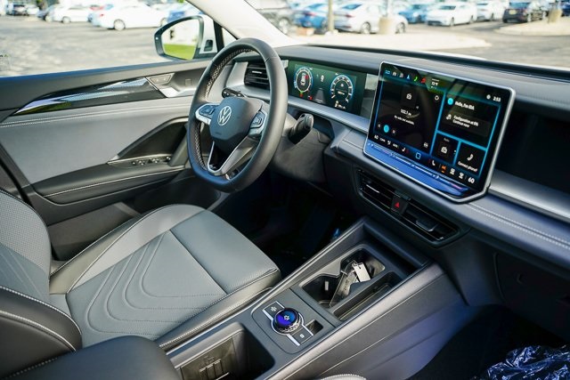 2025 Volkswagen Tiguan SE photo 33