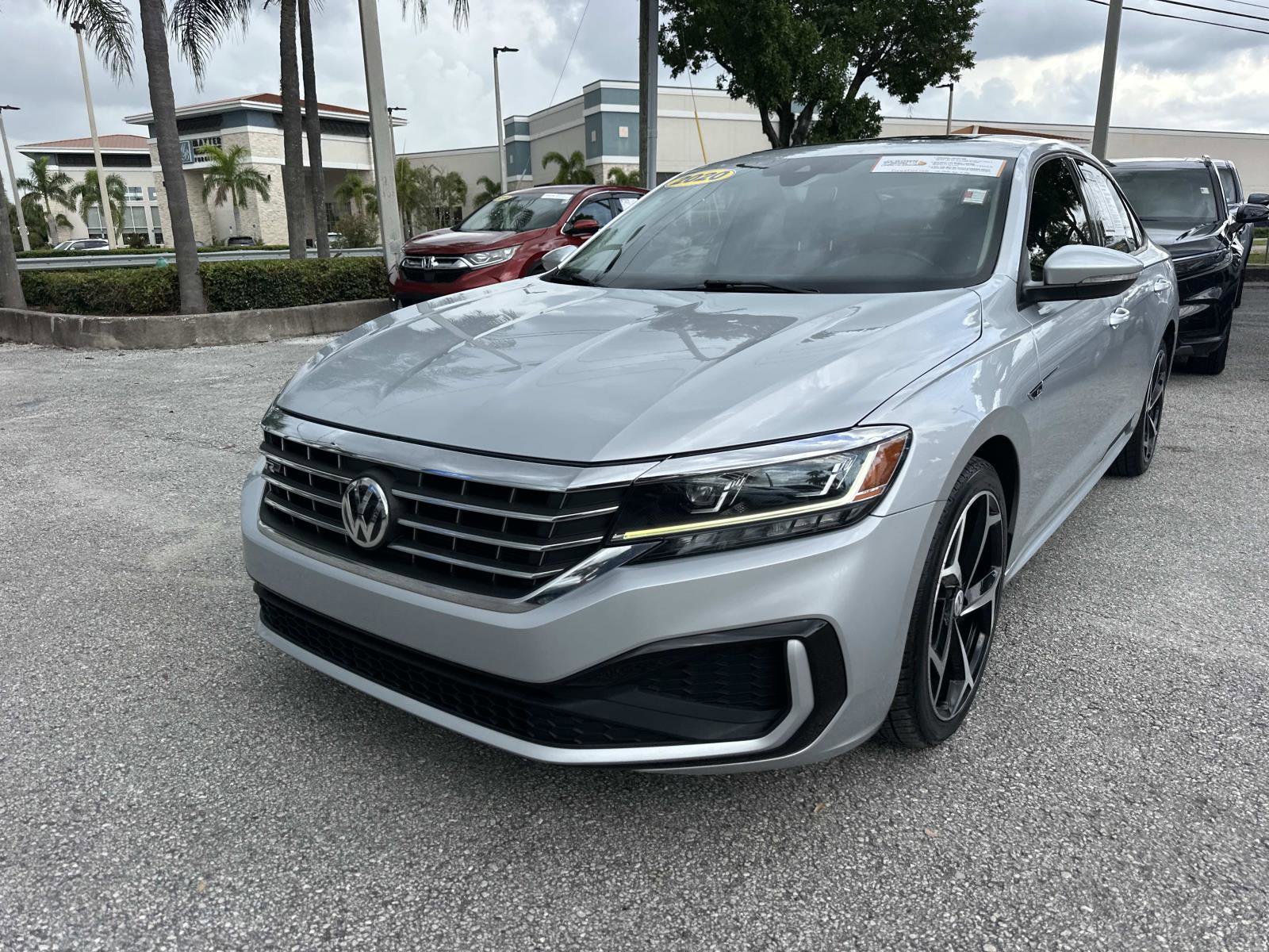 2020 Volkswagen Passat 2.0T R-Line photo 7