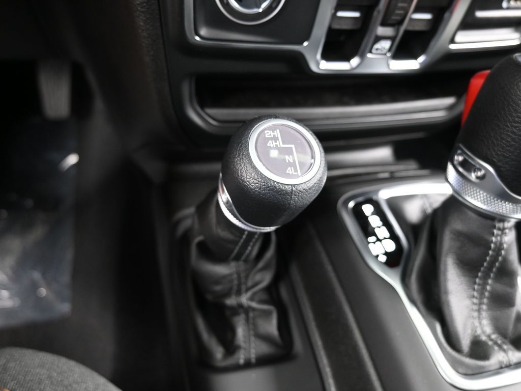 2025 Jeep Gladiator Sport S photo 20