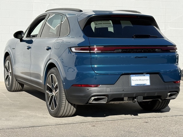 2026 Porsche Cayenne E-Hybrid Base photo 3