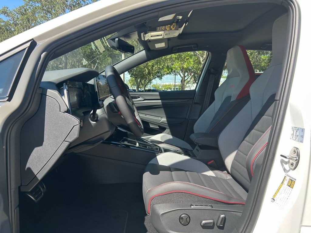 2025 Volkswagen Golf GTI SE photo 6