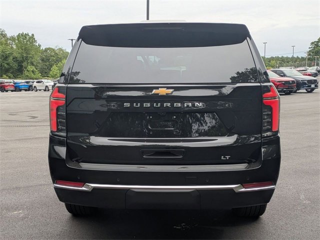 2025 Chevrolet Suburban LT photo 3